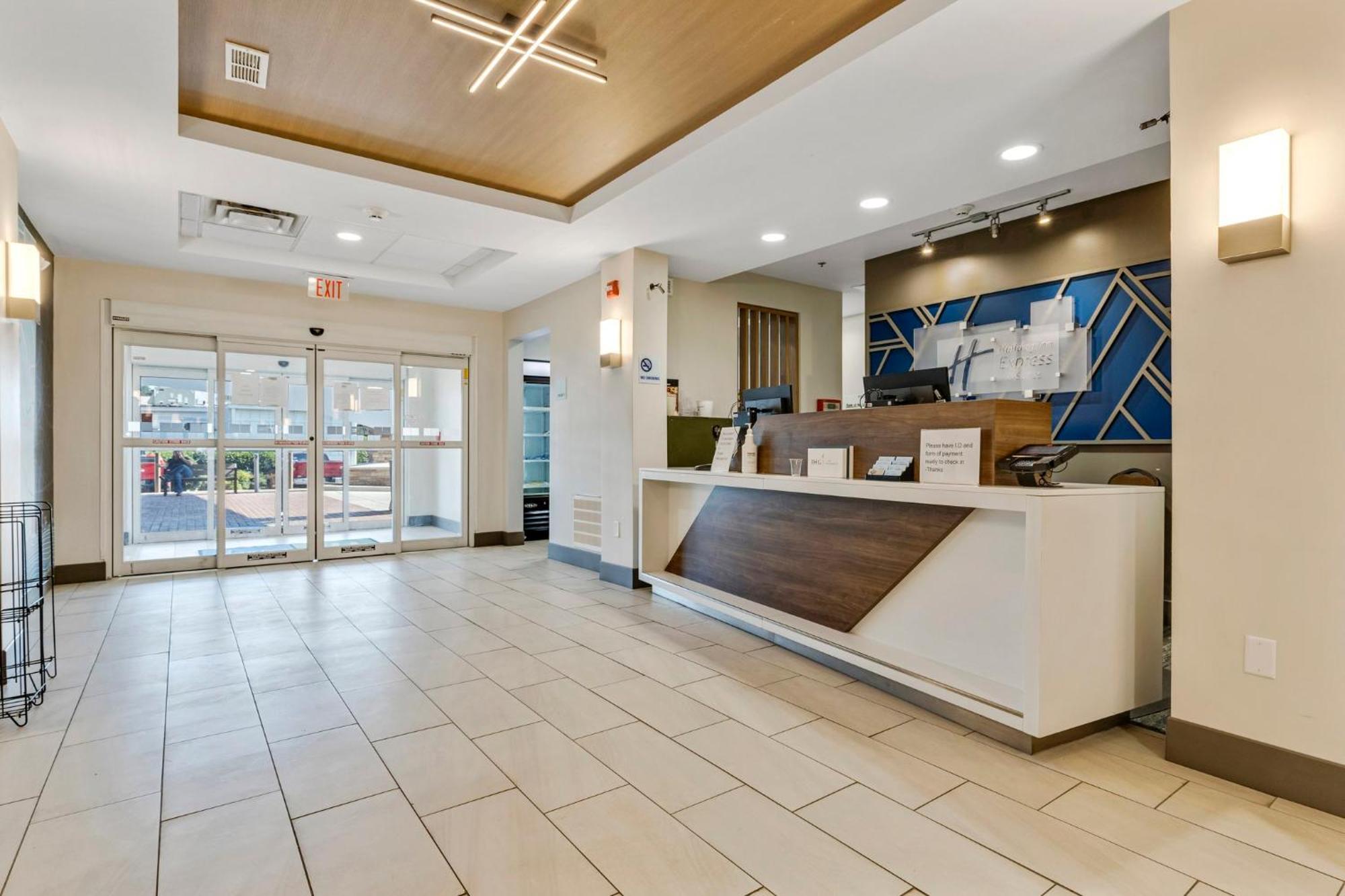 Holiday Inn Express Hotel & Suites Starkville, An Ihg Hotel Zewnętrze zdjęcie