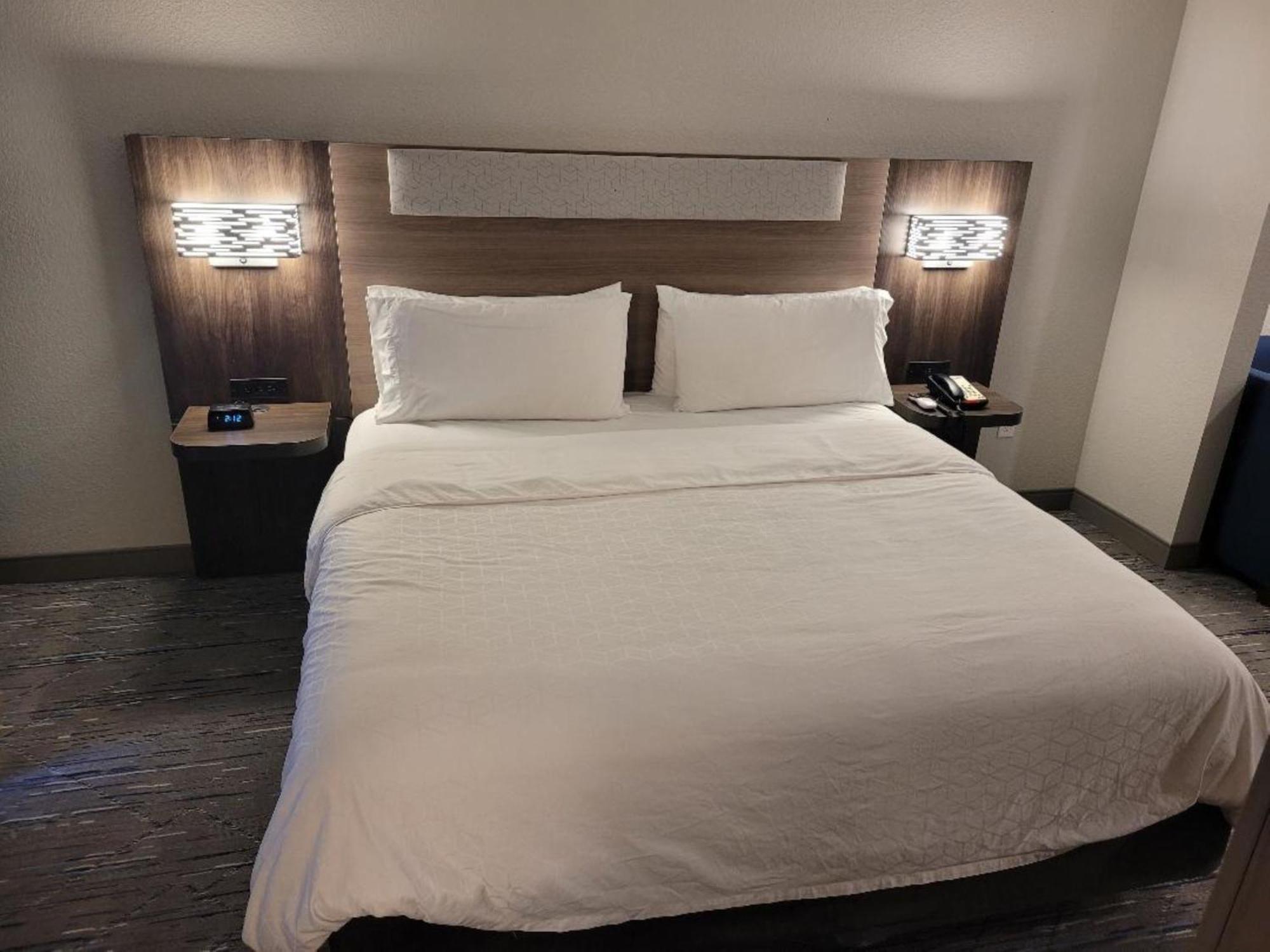 Holiday Inn Express Hotel & Suites Starkville, An Ihg Hotel Zewnętrze zdjęcie