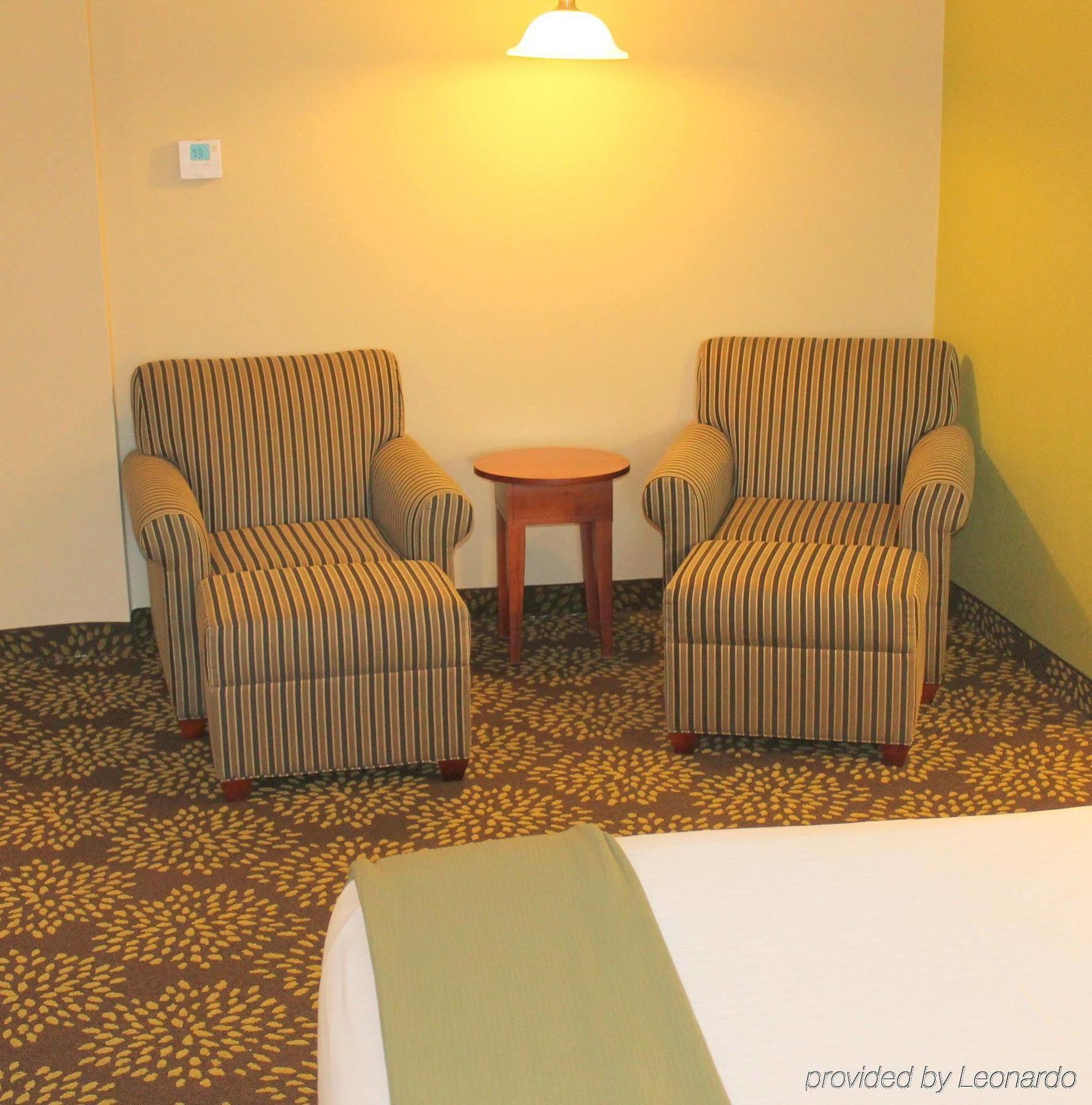 Holiday Inn Express Hotel & Suites Starkville, An Ihg Hotel Zewnętrze zdjęcie